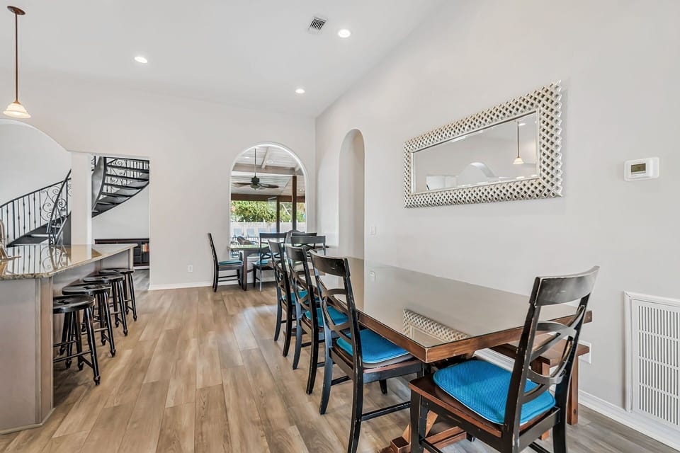 Southern Jewel - Crystal Shores - Kitchen & Dining Room