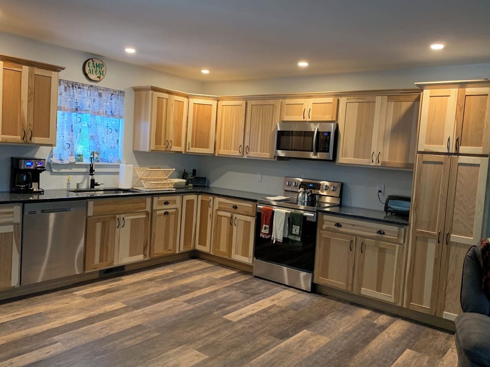 Open Kitchen. Drip Coffee Machine with k cup combo. Small toast oven. 