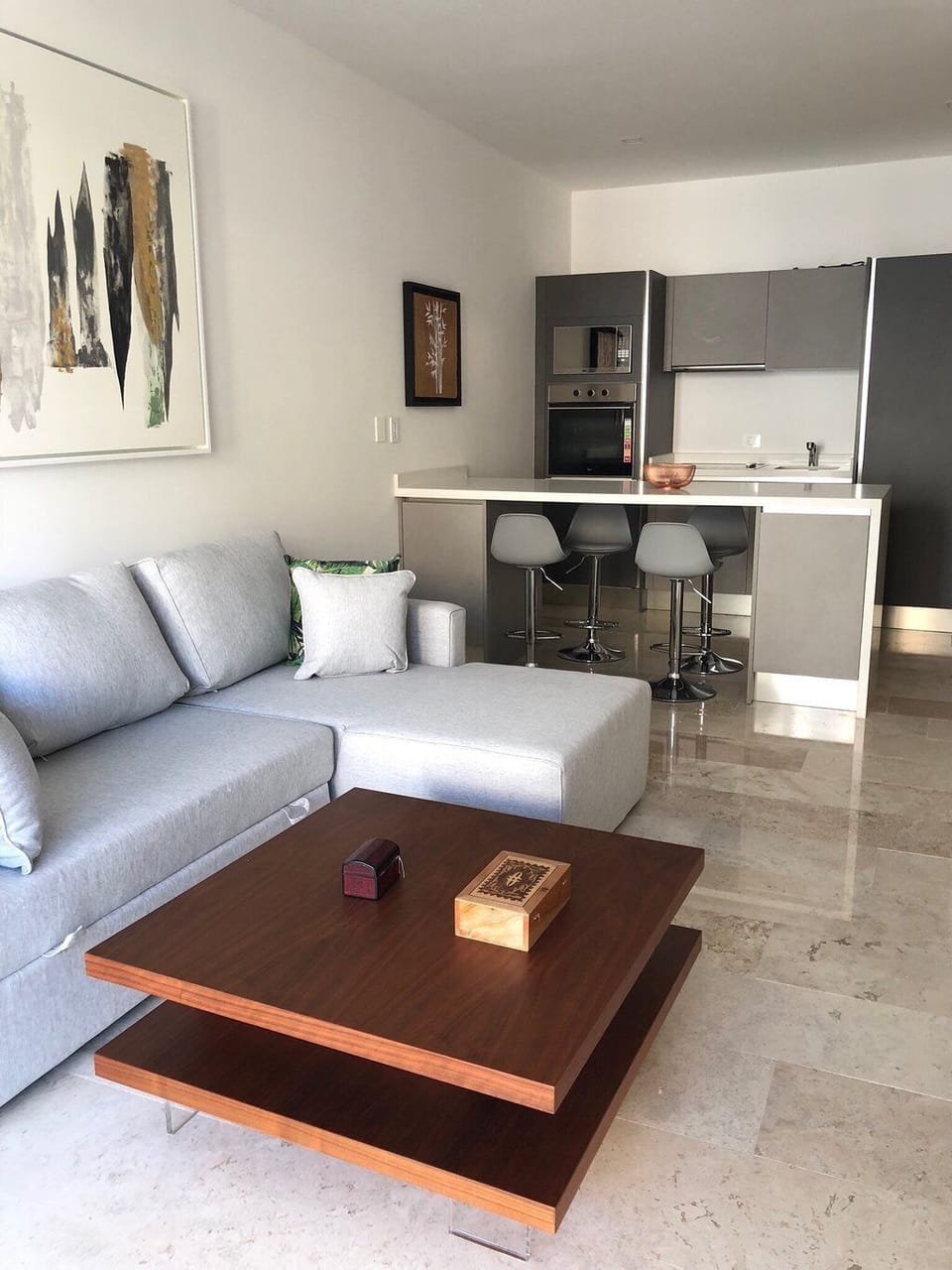 LIVING ROOM/ KITCHEN 