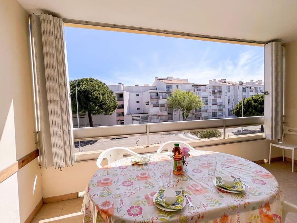 Table, Furniture, Property, Building, Tableware, Window, Sky, Chair, Decoration, Textile