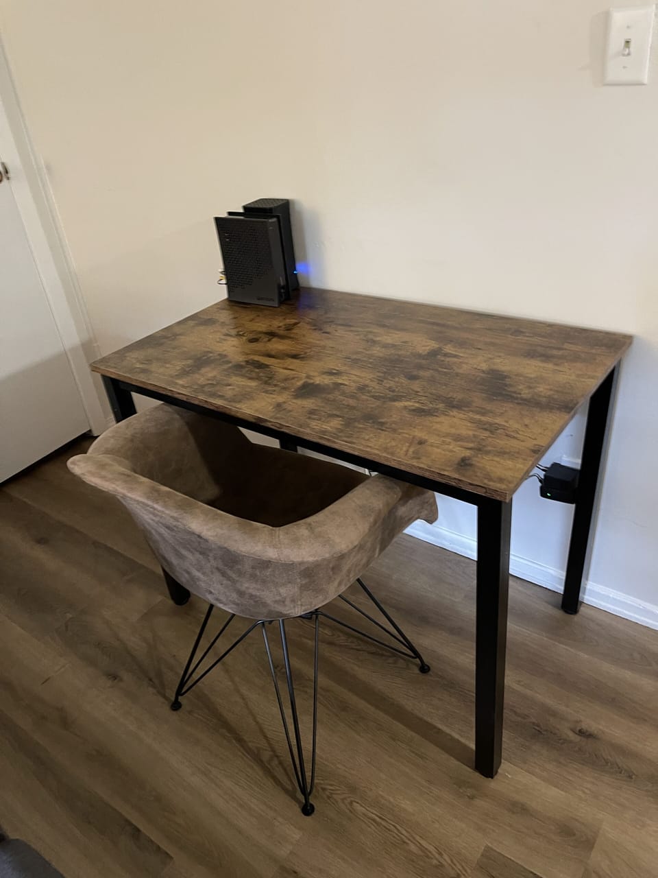 Dedicated workspace so you can comfortably work while you travel. 