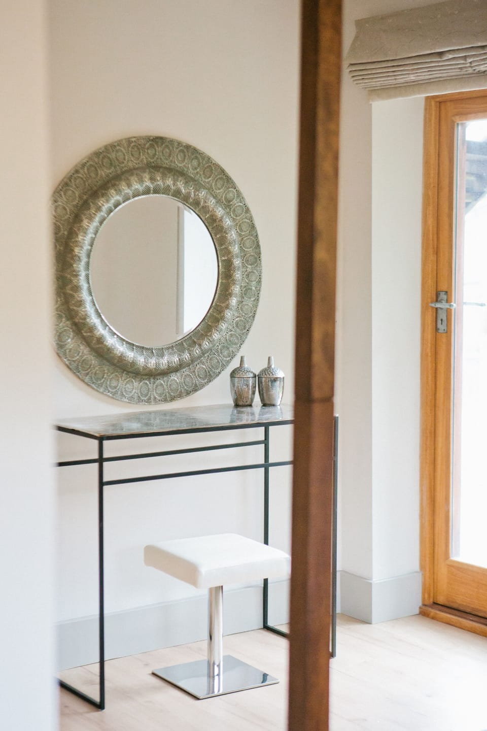 5 Weaver's Cottage - dressing table