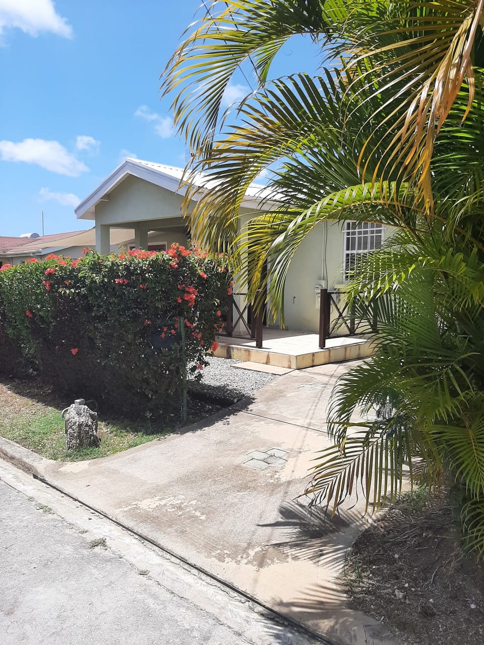 Front of Carizma - off road parking