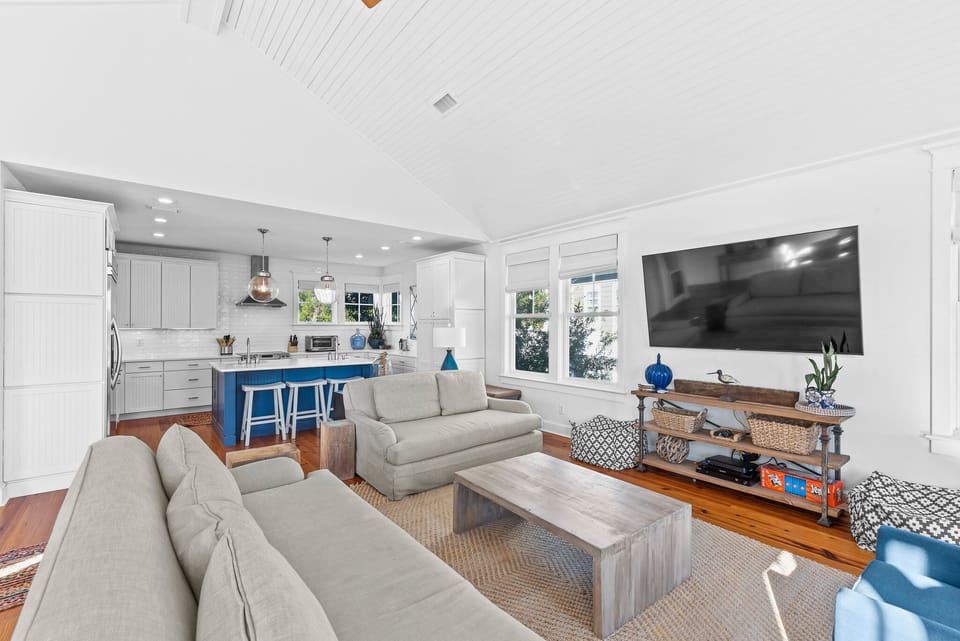 Second Floor: Living Area