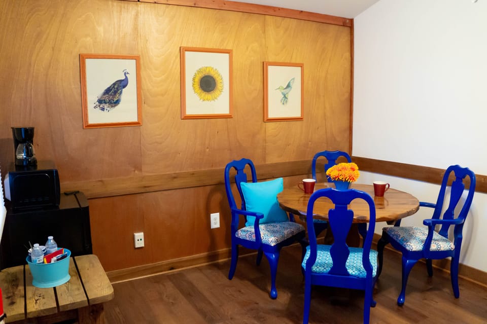 Table for 3, please!