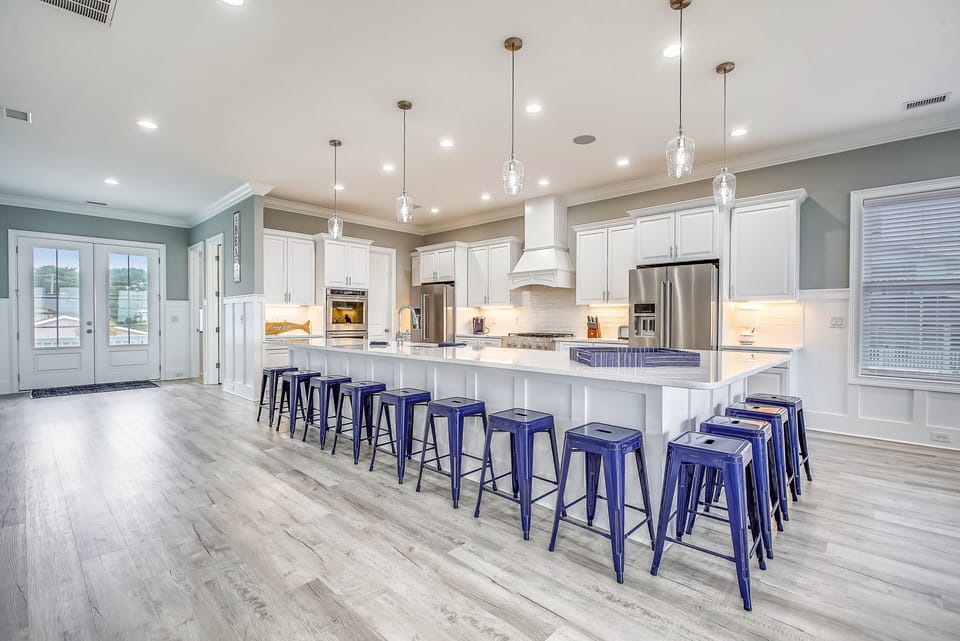 Large Kitchen with Plenty of Seating