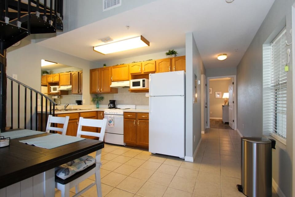 Kitchen/Hallway
