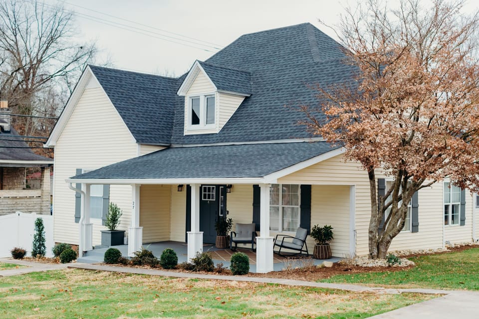 Maples Street Cottage-outside view of the historic home. 