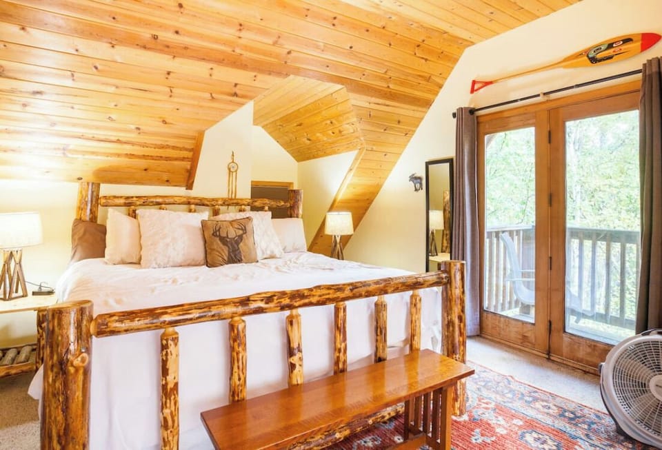 Upstairs king bed room also has two twin beds