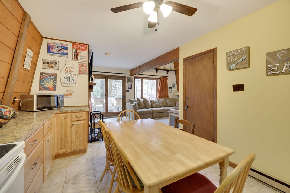 Fully equipped kitchen with all of the essentials.