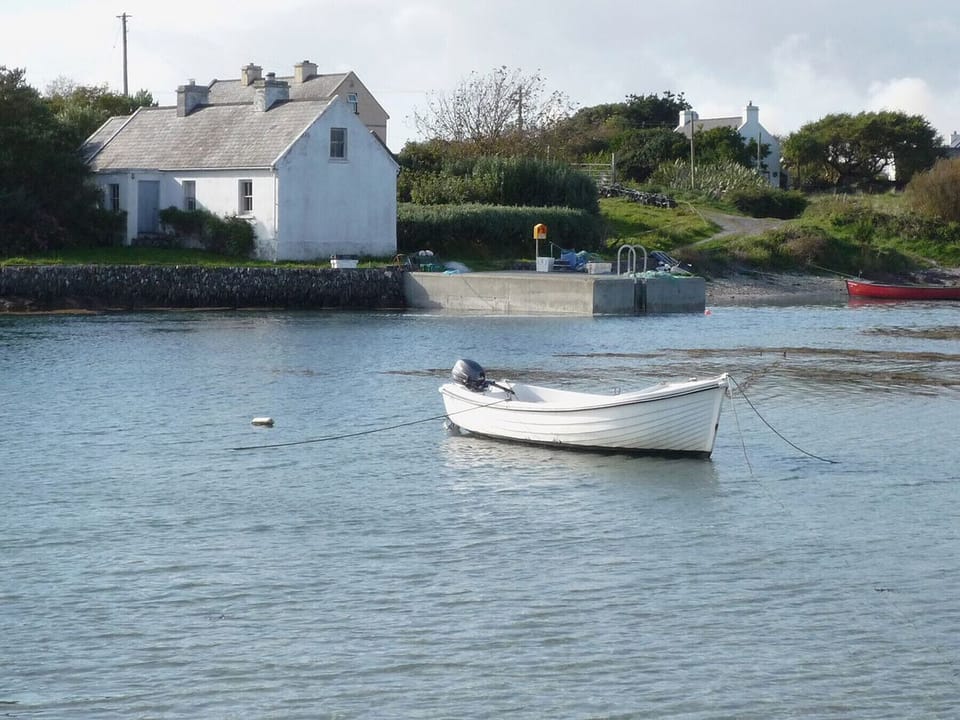 Heir Island Holiday Homes - The Old Barn, Skibbereen, West Cork