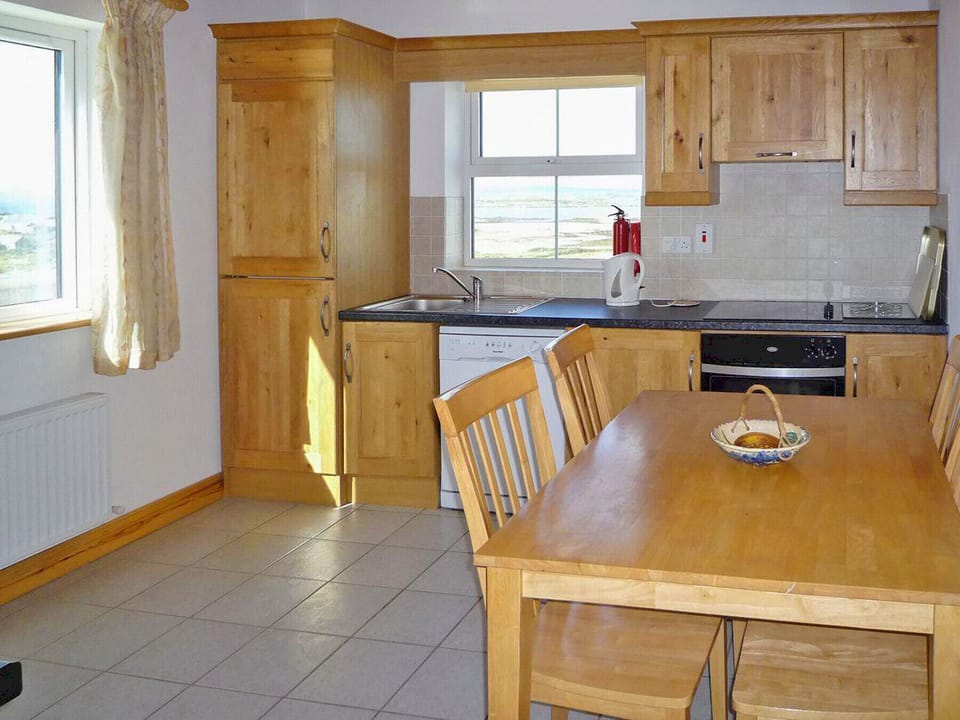Heir Island Holiday Homes - The Old Barn, Skibbereen, West Cork