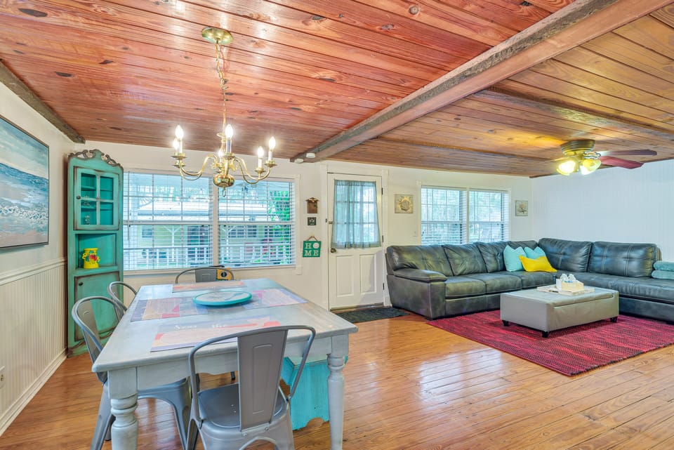 Inglis Vacation Rental | 2BR | 1BA | Stairs Required | 900 Sq Ft