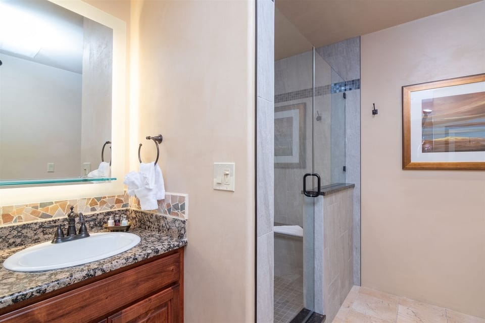 Spacious walk-in shower to rejuvenate yourself!