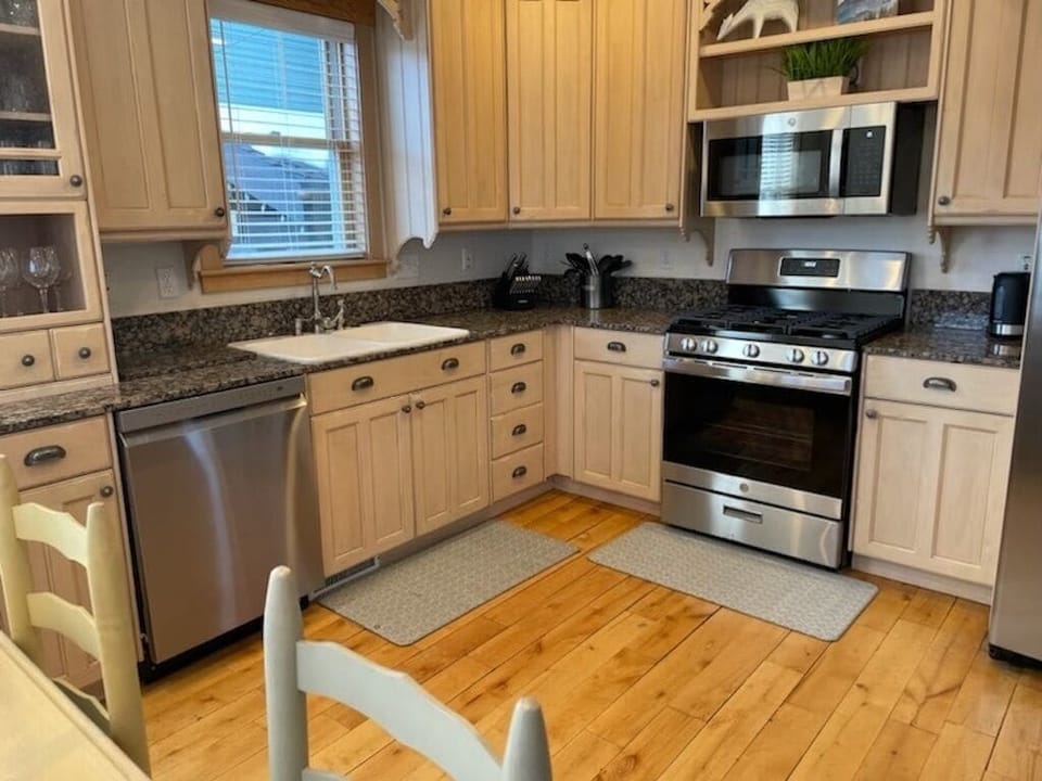 Current Brand New Kitchen Appliances Pictured Here