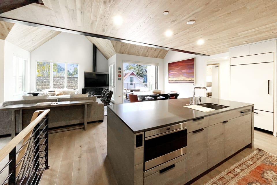 3.02-LoftHouse101-kitchen_2