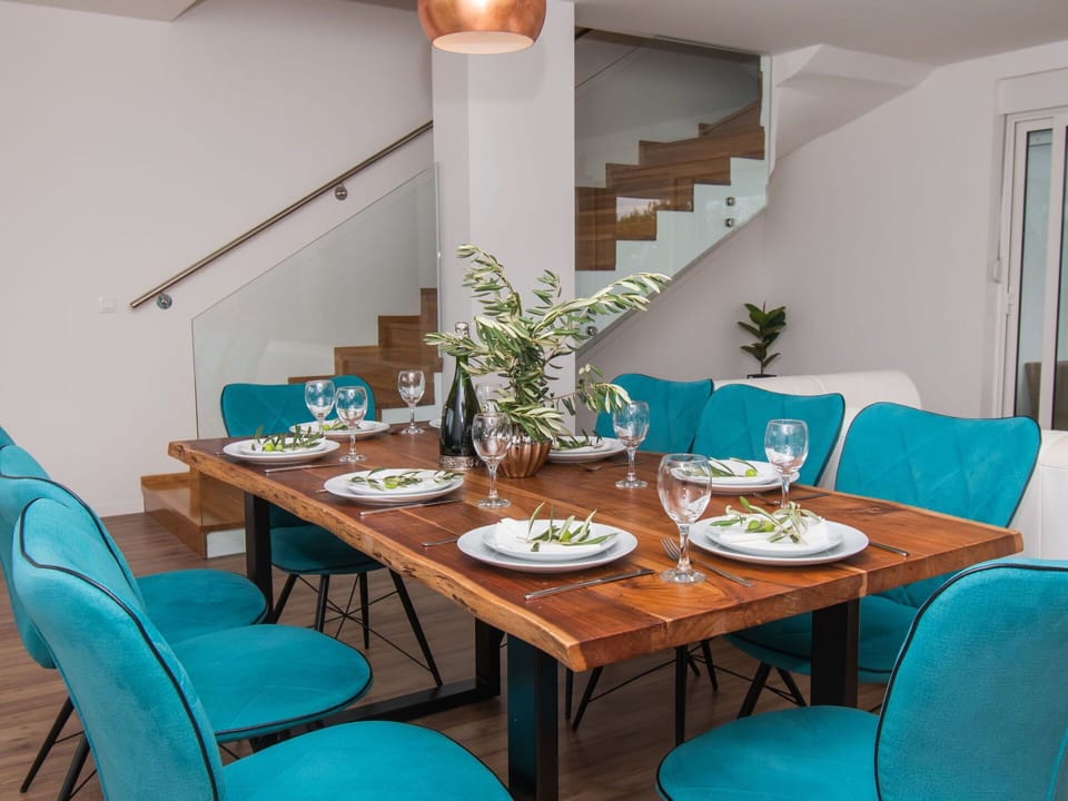 Sky, Snow, Cloud, Window, Building, House, Tree, Plant, Slope, Cottage