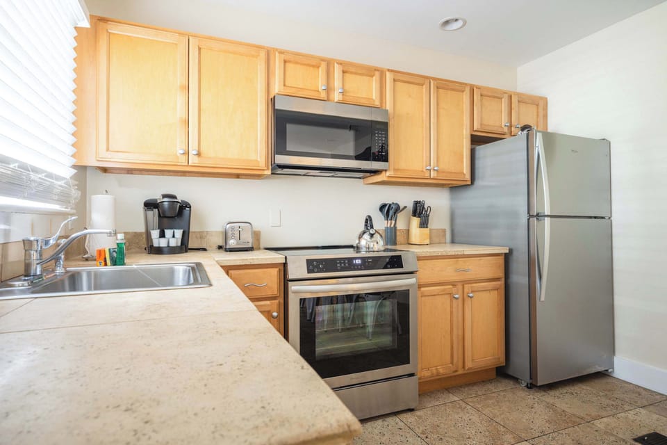 Full Kitchen 