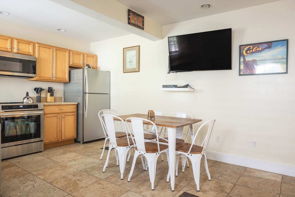 Kitchen overview 