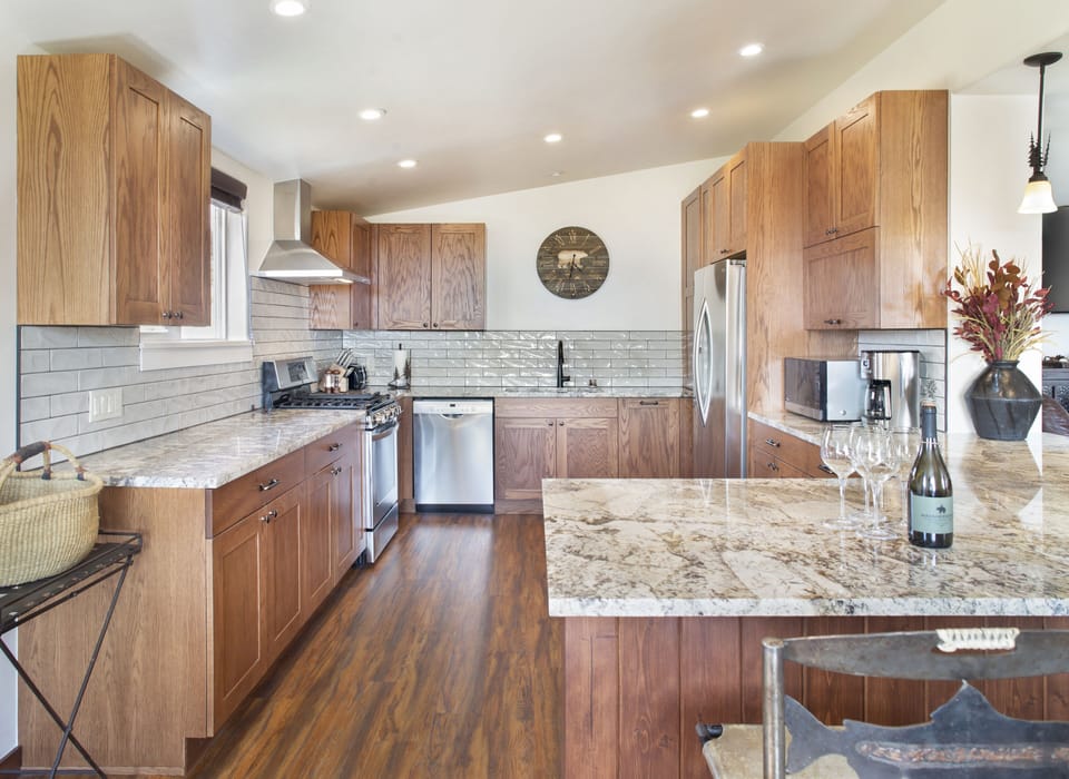 High-end appliances and well equipped kitchen. All brand new Sept 2020.