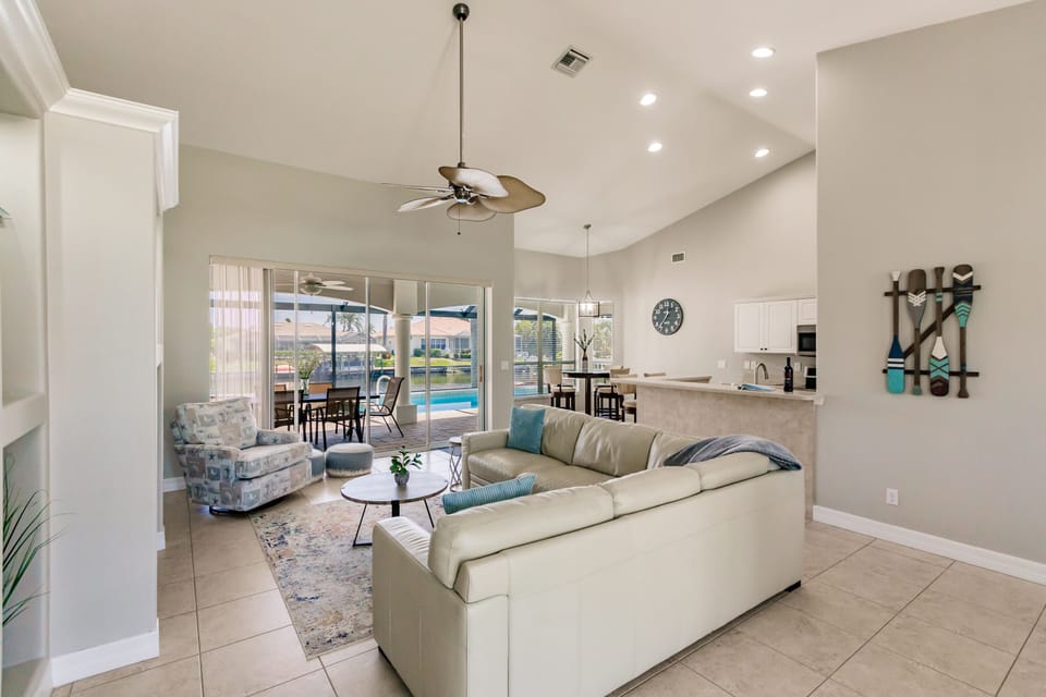 Open concept kitchen to living room