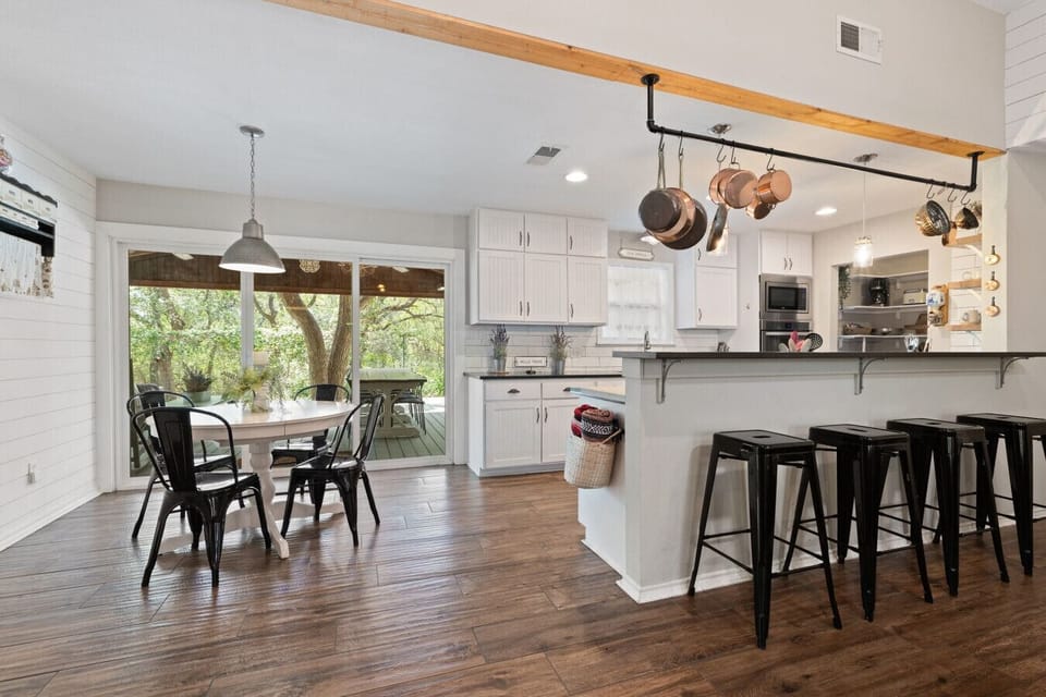 The Lazy Lavender Farmhouse Full Kitchen