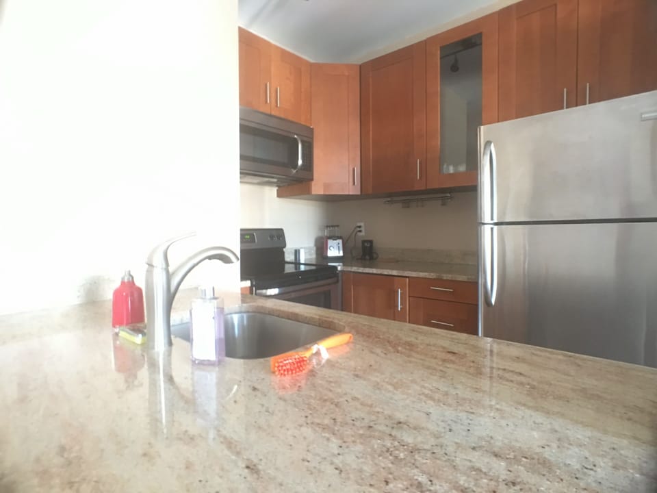 Full kitchen
