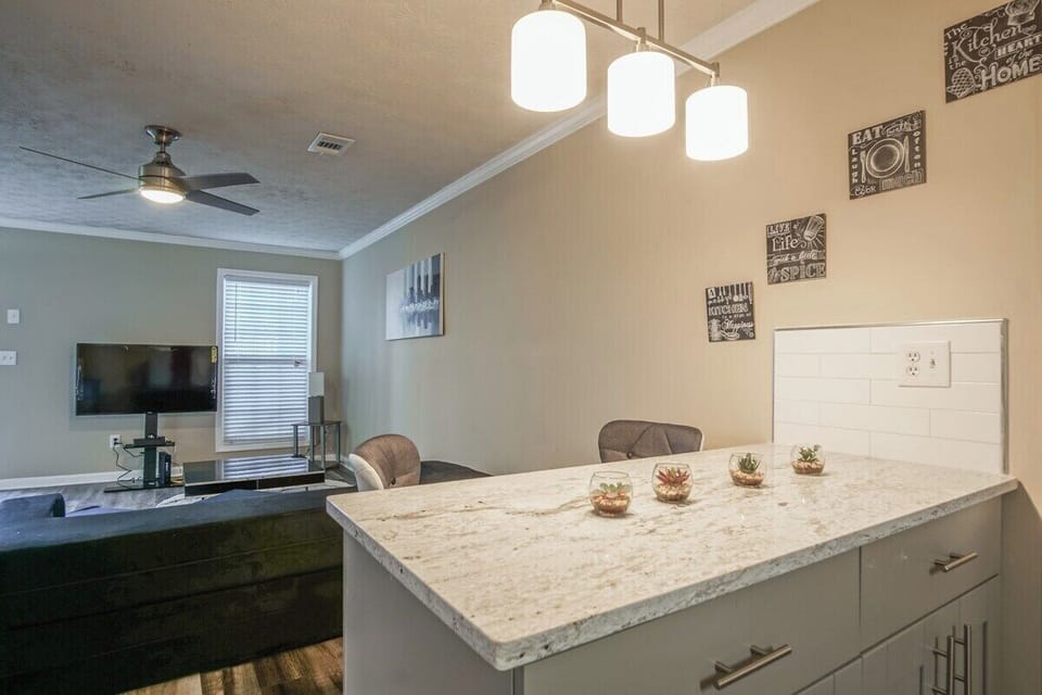 "The stay was awesome very good people I really enjoyed it thanks again"