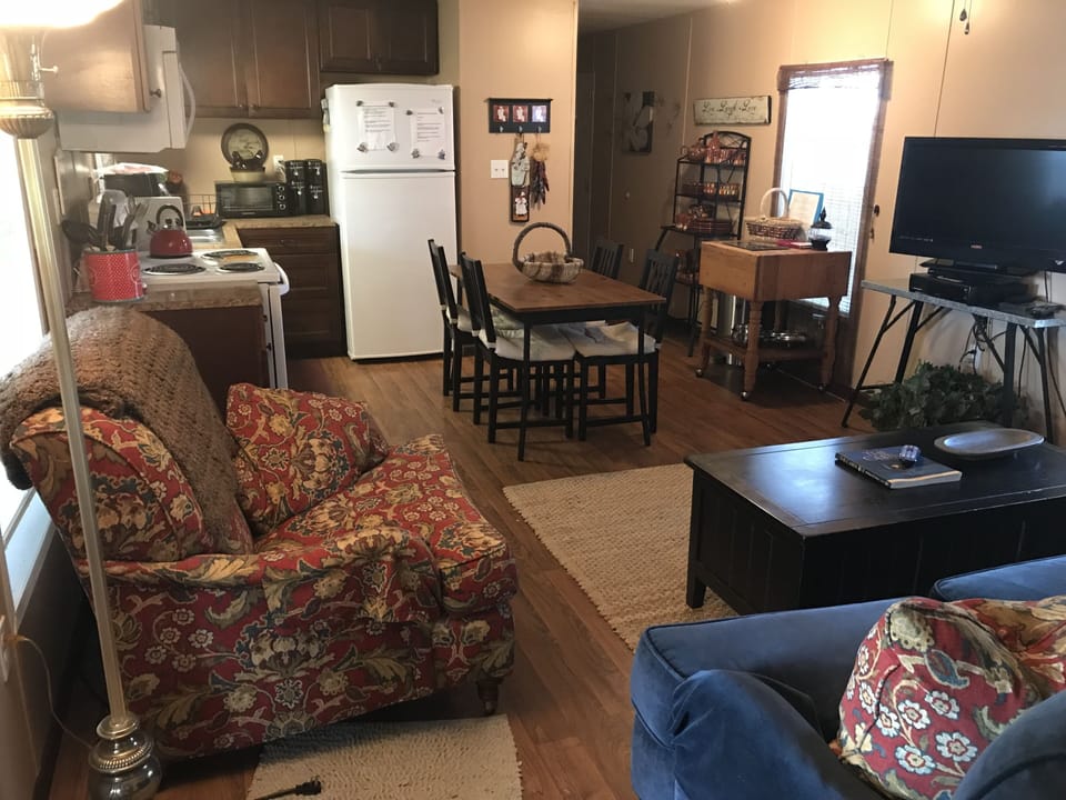 Living and kitchen area and smart DVD to sign into all of your apps or our Hulu.