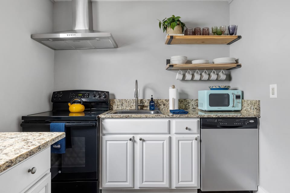 Southern Shangri-La C | Bohemian Haven in CHS