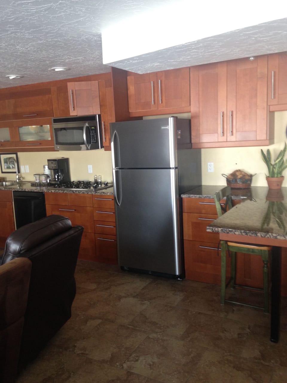 kitchen area, all appliances are new!