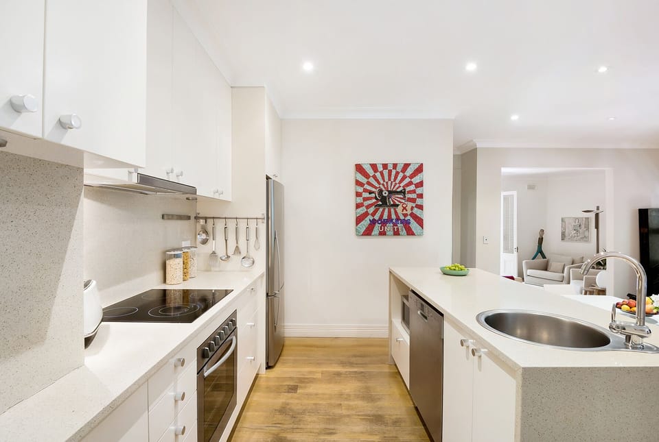 Fully equipped kitchen with top quality appliances.