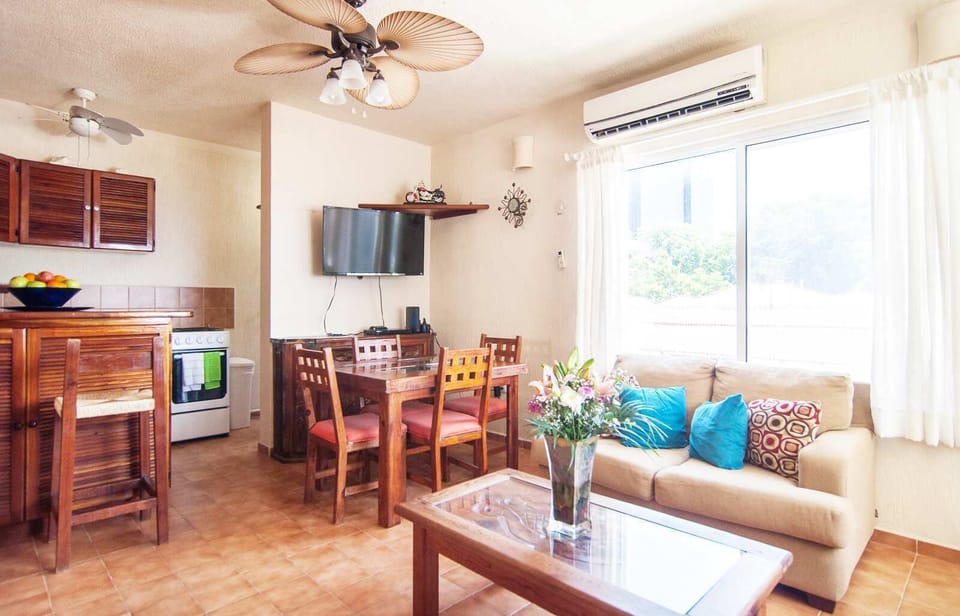AC and ceiling fans keep you comfortable in the tropical heat