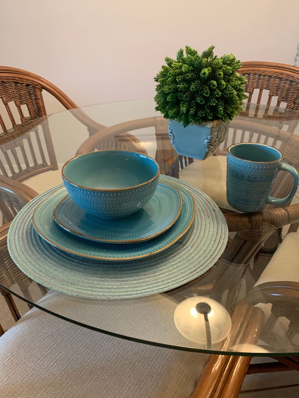 Nice Place Settings - Plenty of place settings