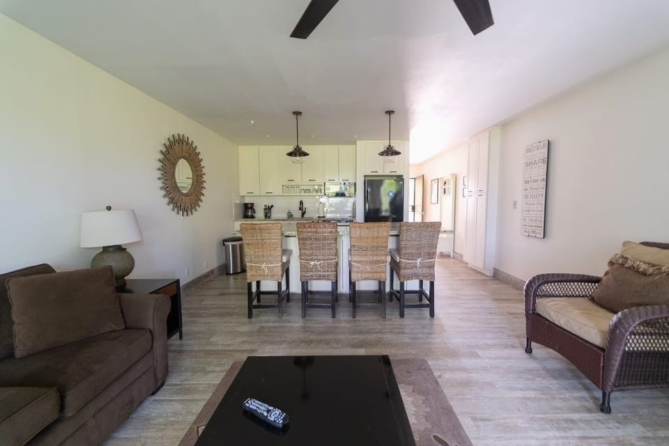 Home Decor, Table, Furniture, Dining Room, Dining Table