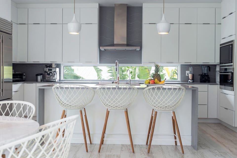 Kitchen Bar Area