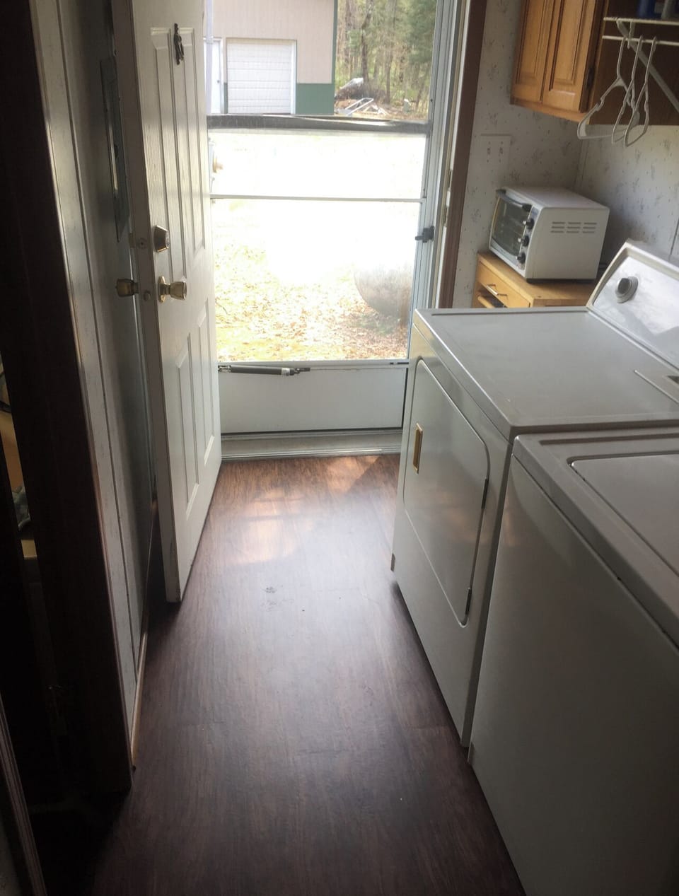 Back hallway/laundry