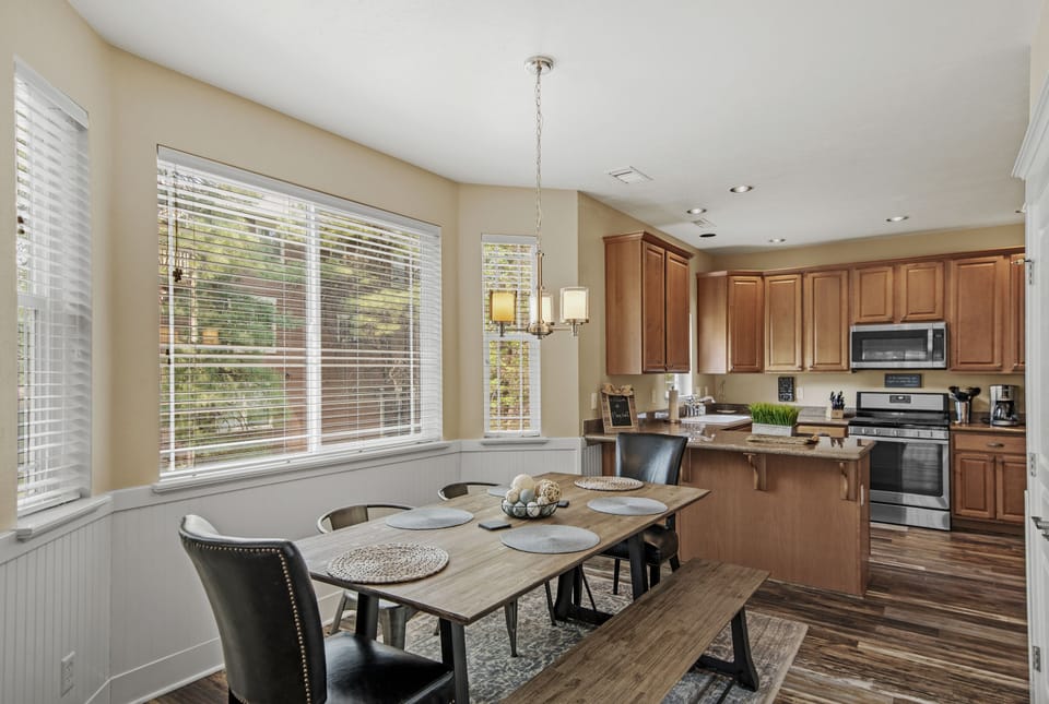 Dining table with seating for 6 or 7.