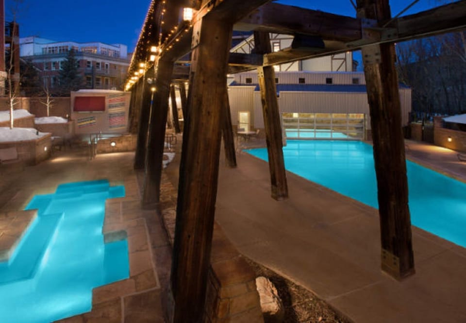 Heated Resort Pool/Hot Tub