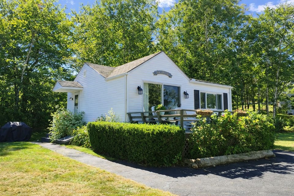 Welcome to Whitesail's Cottage!