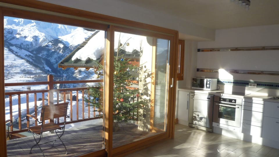 A deluxe Chalet D 'Edmond in Paradiski