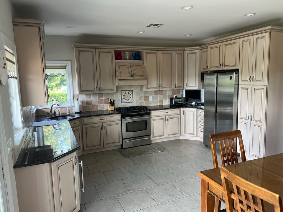 Kitchen- new refrigerator, dishwasher
