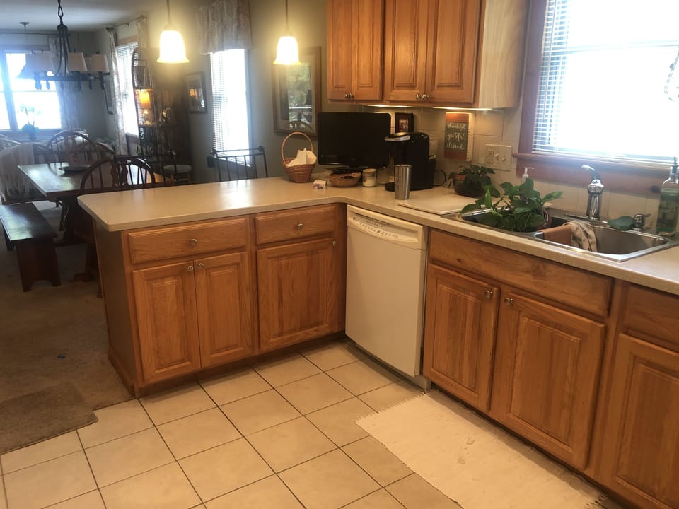 Kitchen - facing peninsula and into dining area--- has everything you could want