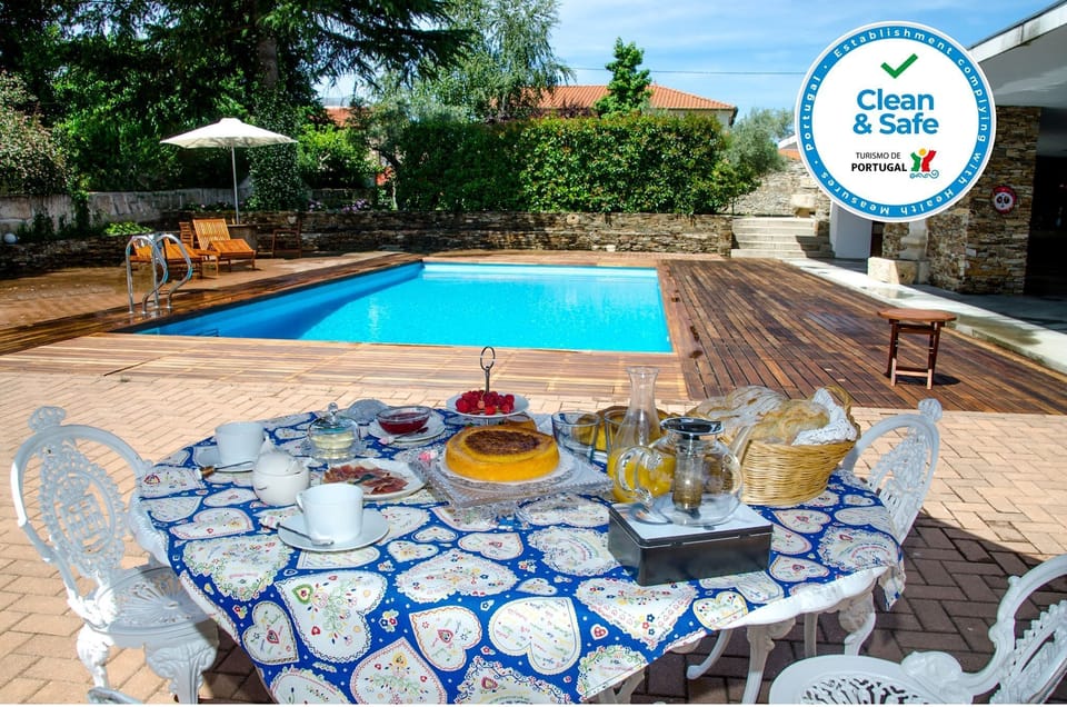 Pequeno-almoço com vista piscina