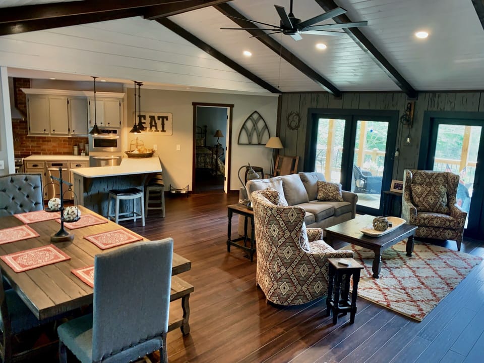 Living area - looking at kitchen and bedroom #2