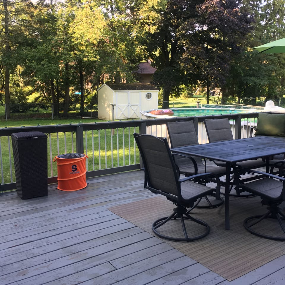 Outdoor dining