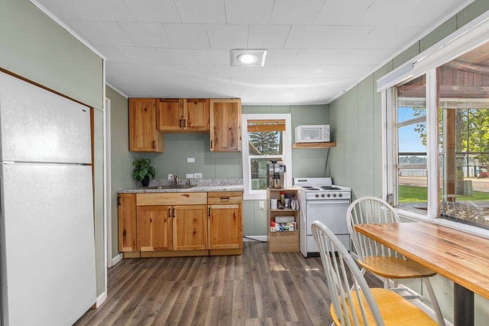 Fully stocked kitchen