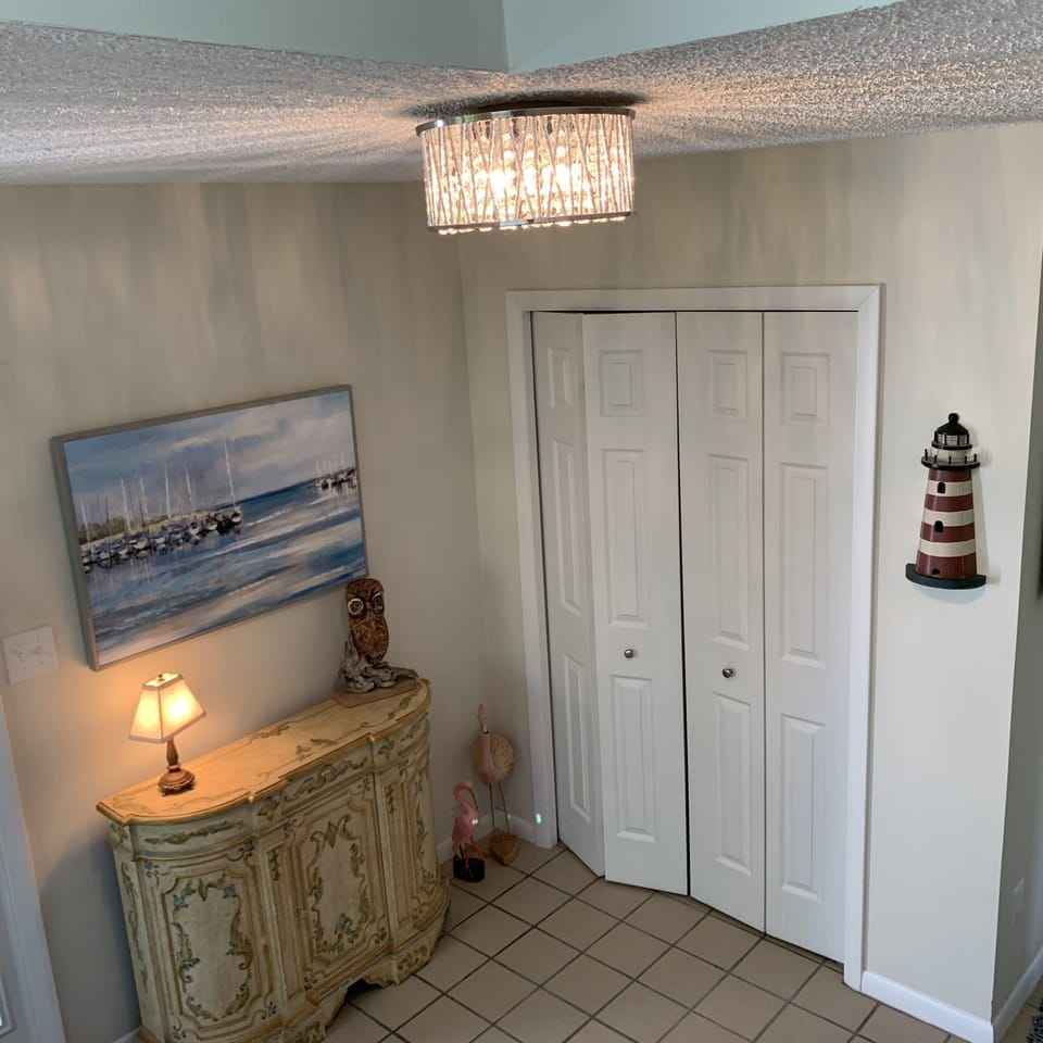 Front entrance/foyer
