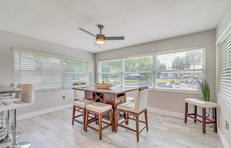 Dining Table | Dishware & Flatware Provided