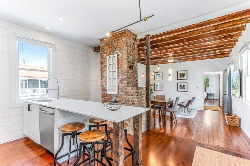 Additional seating at the kitchen island